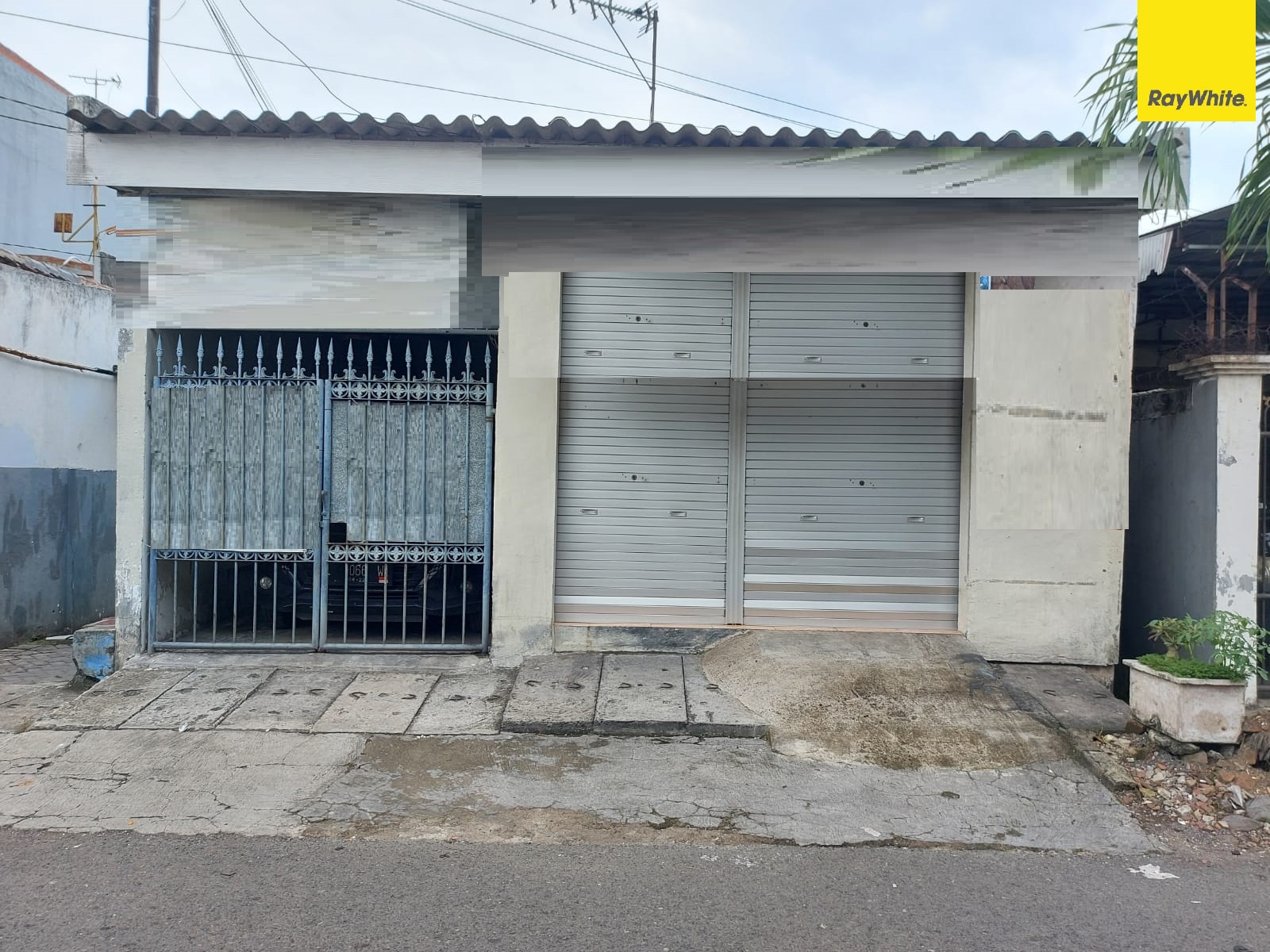 Dijual Rumah SHM Lokasi di Jalan Petemon, Sawahan Surabaya