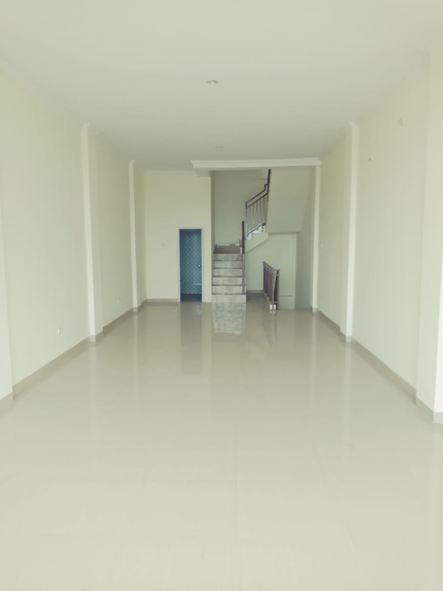 Ruko 3 Lantai Lokasi di Jl. Raya Semplak