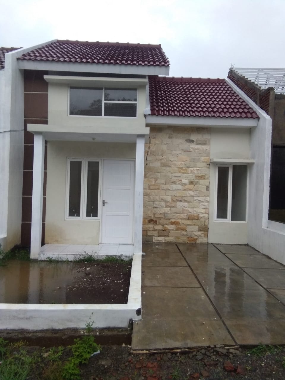 DISEWAKAN RUMAH DI LAWANG MALANG 7,5 JT/TAHUN