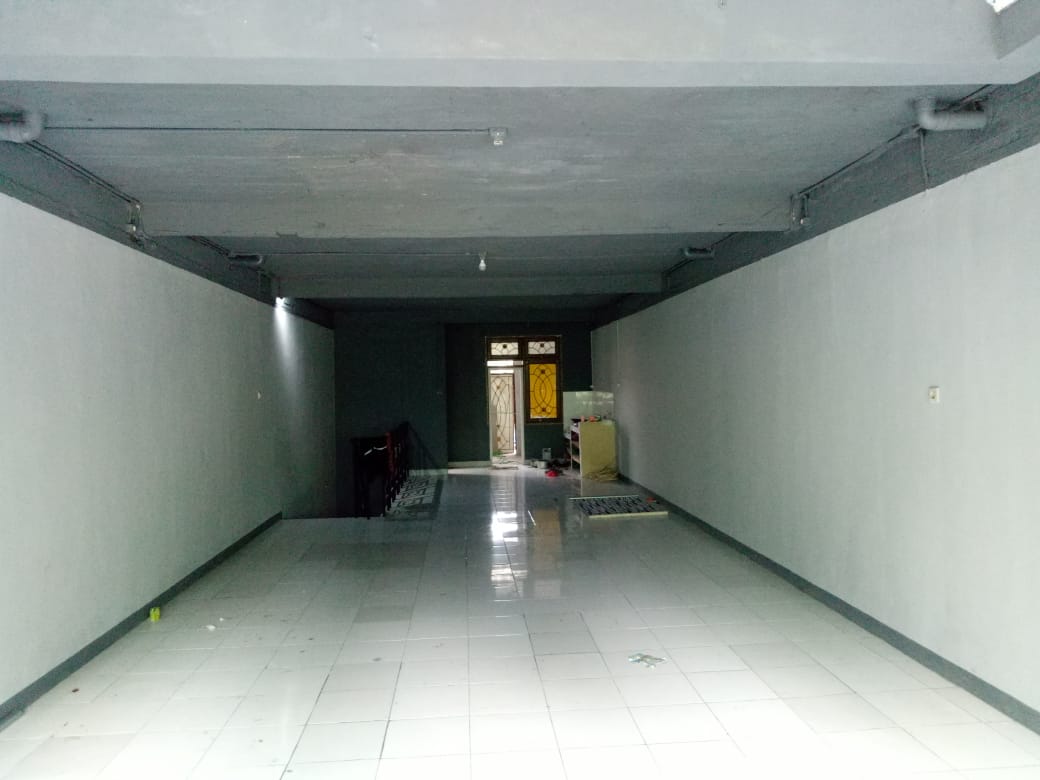 Ruko 2 Lantai Terletak Di Taman Yasmin