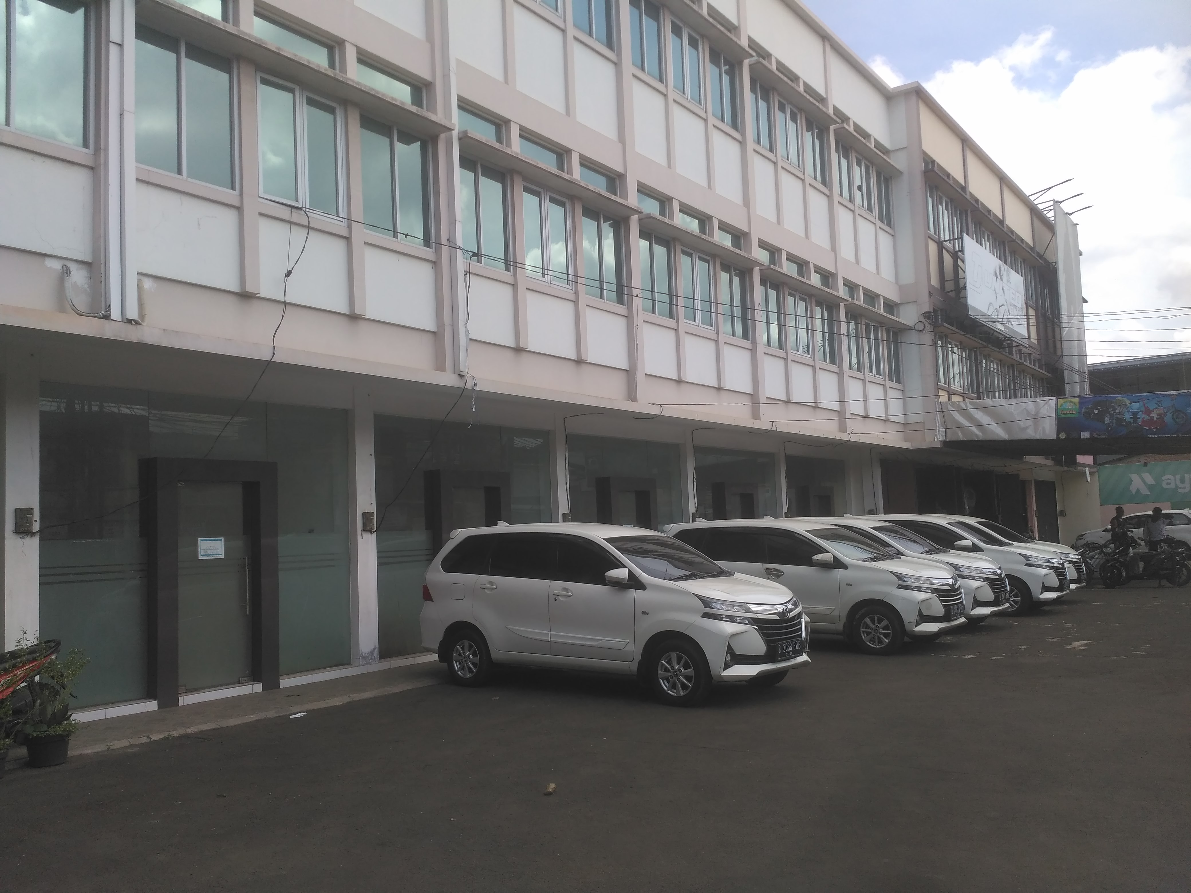 Sewa Ruko Baru Per 3 Tahun Dikawasan Pusat Bisnis dan Bebas Banj