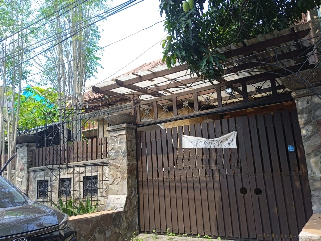 rumah disewakan griya kebraon utara surabaya