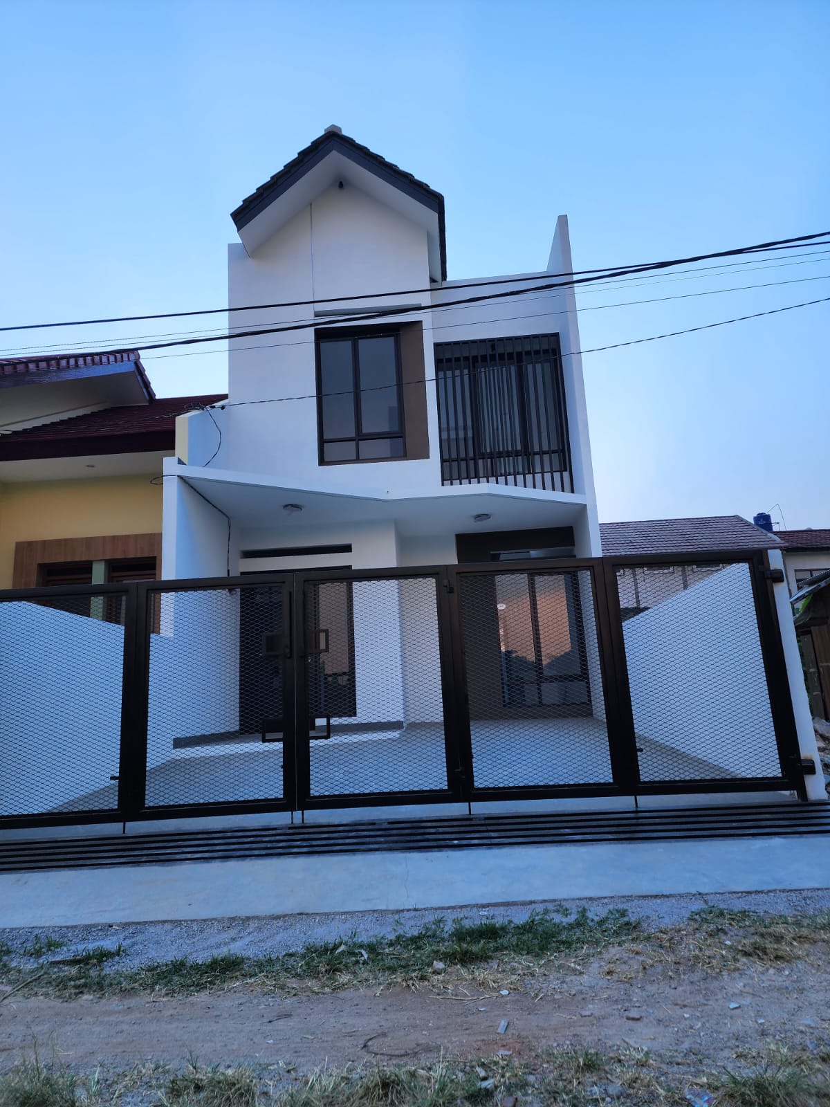 JUAL RUMAH LANTAI 2 CISARANTEN KOTA BANDUNG