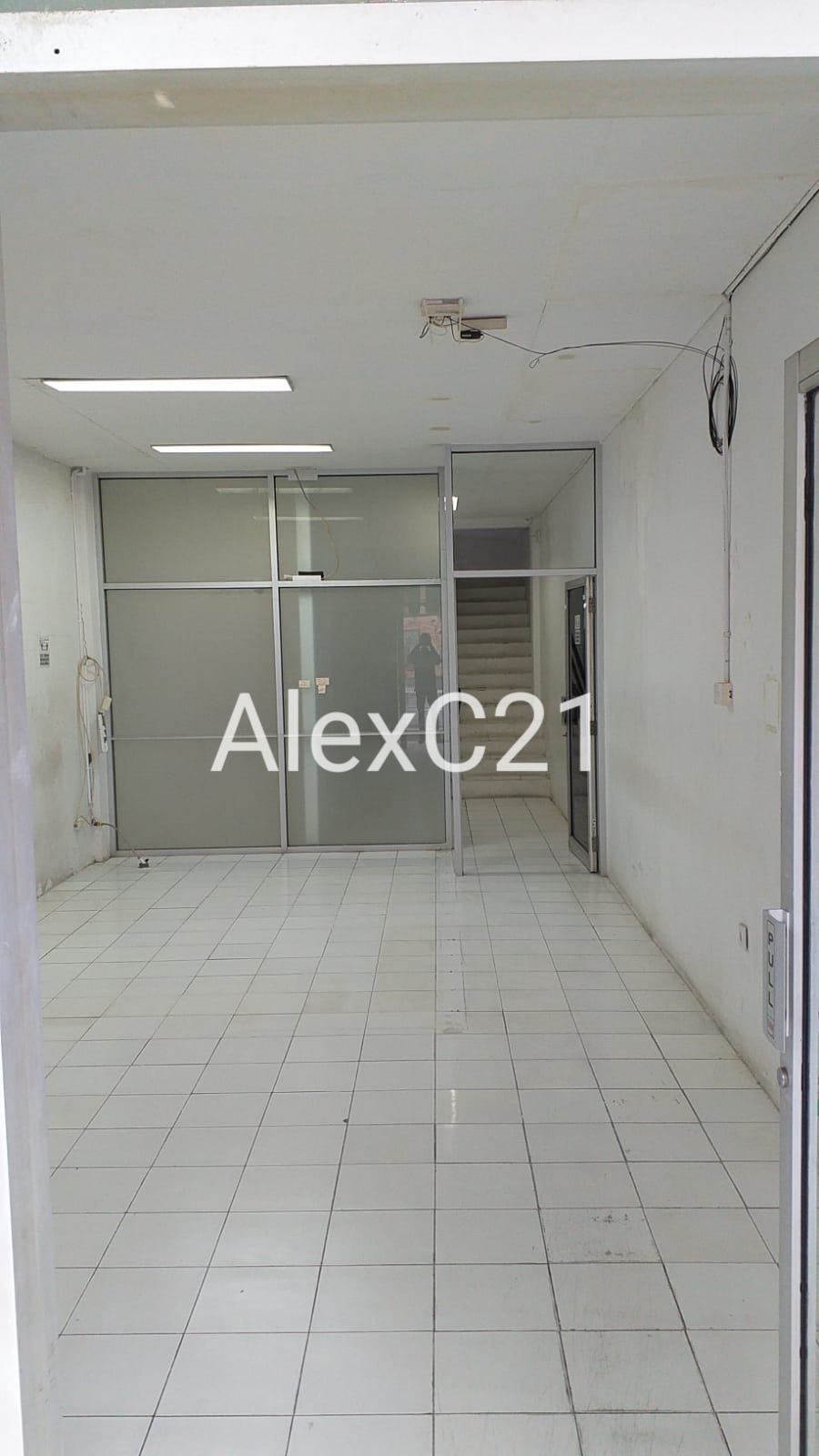 disewakan Ruko 3 lantai di Kebayoran Lama, Grogol Selatan, Kebay