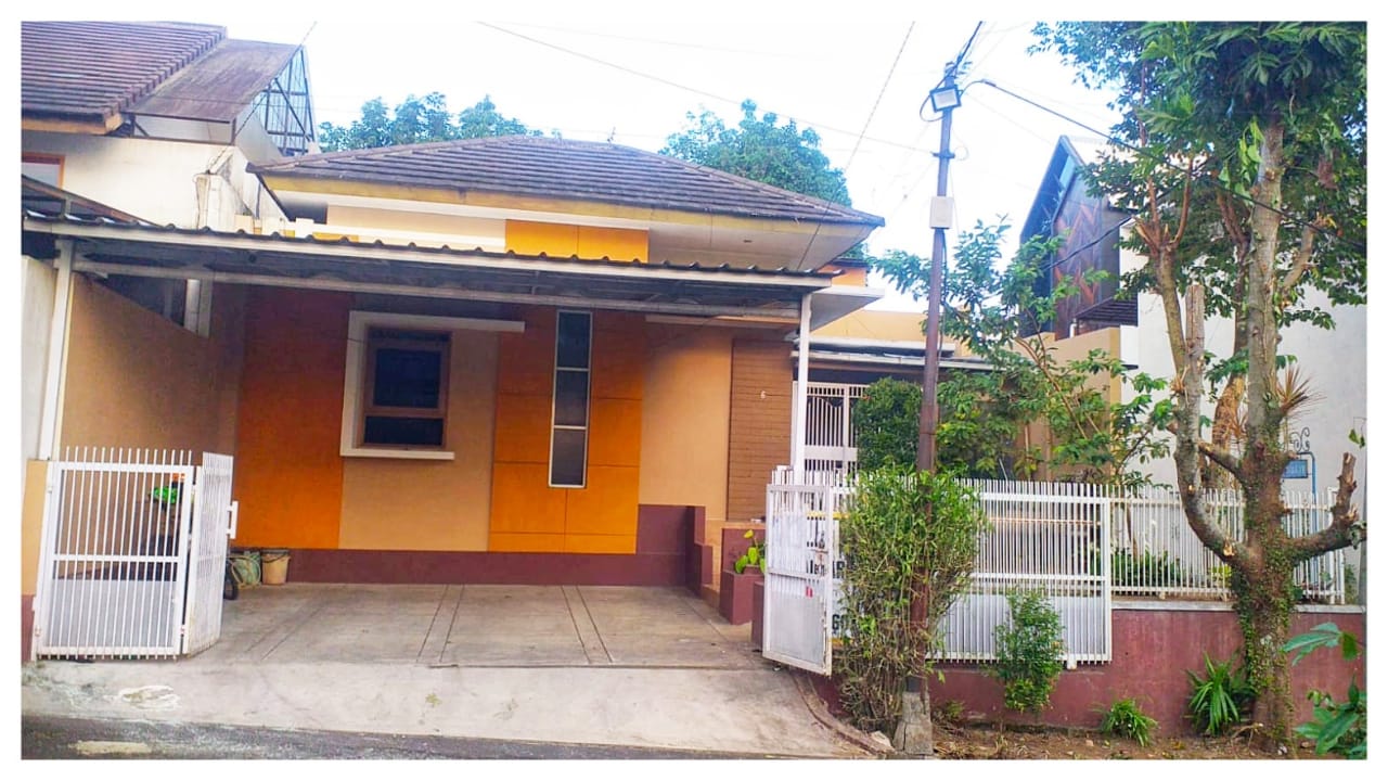 DIJUAL RUMAH NYAMAN DAN STRATEGIS