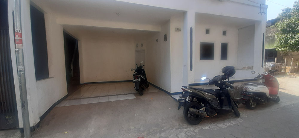 TOWNHOUSE  DI SAYAP JALAN JATIHANDAP BANDUNG