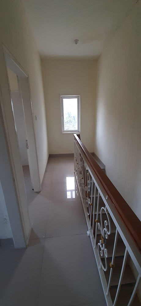 RUMAH GAYA AMERICAN COUNTRY DI JATIHANDAP BANDUNG