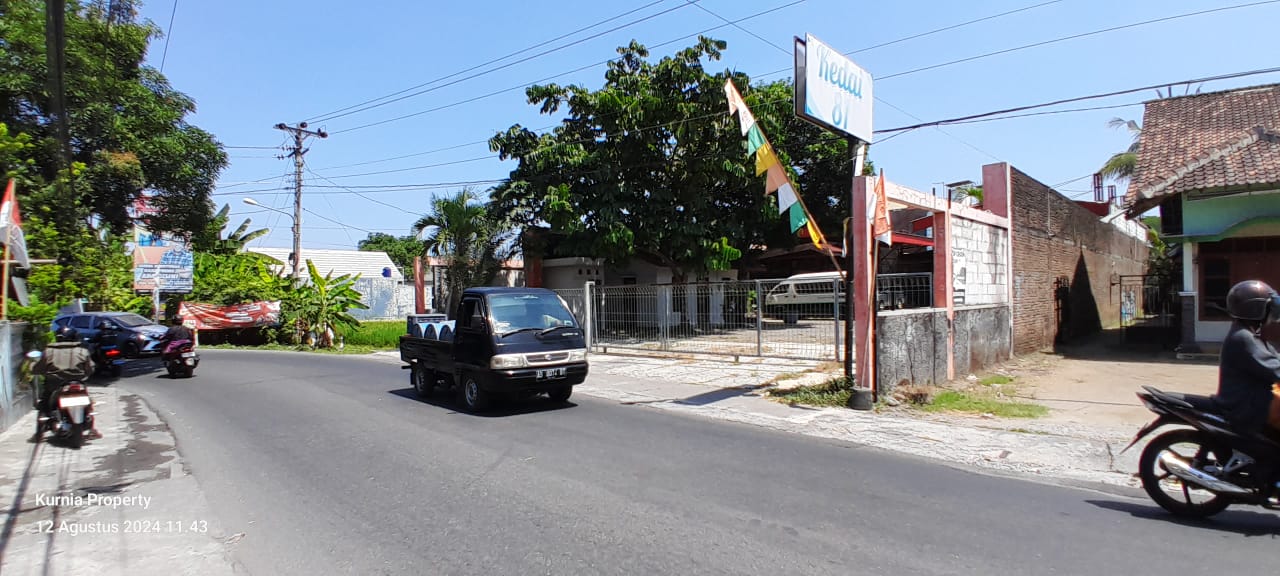 Dijual Tanah Bonus Bangunan Usaha dan Kantor di Jl Tajem Sleman