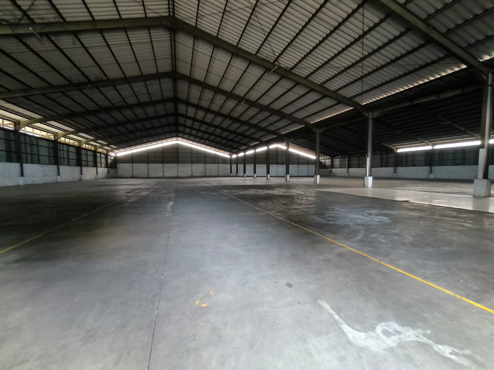 GUDANG JATAKE DISEWAKAN LT 6000 M2 / LB 4445 M2 SIAP PAKAI