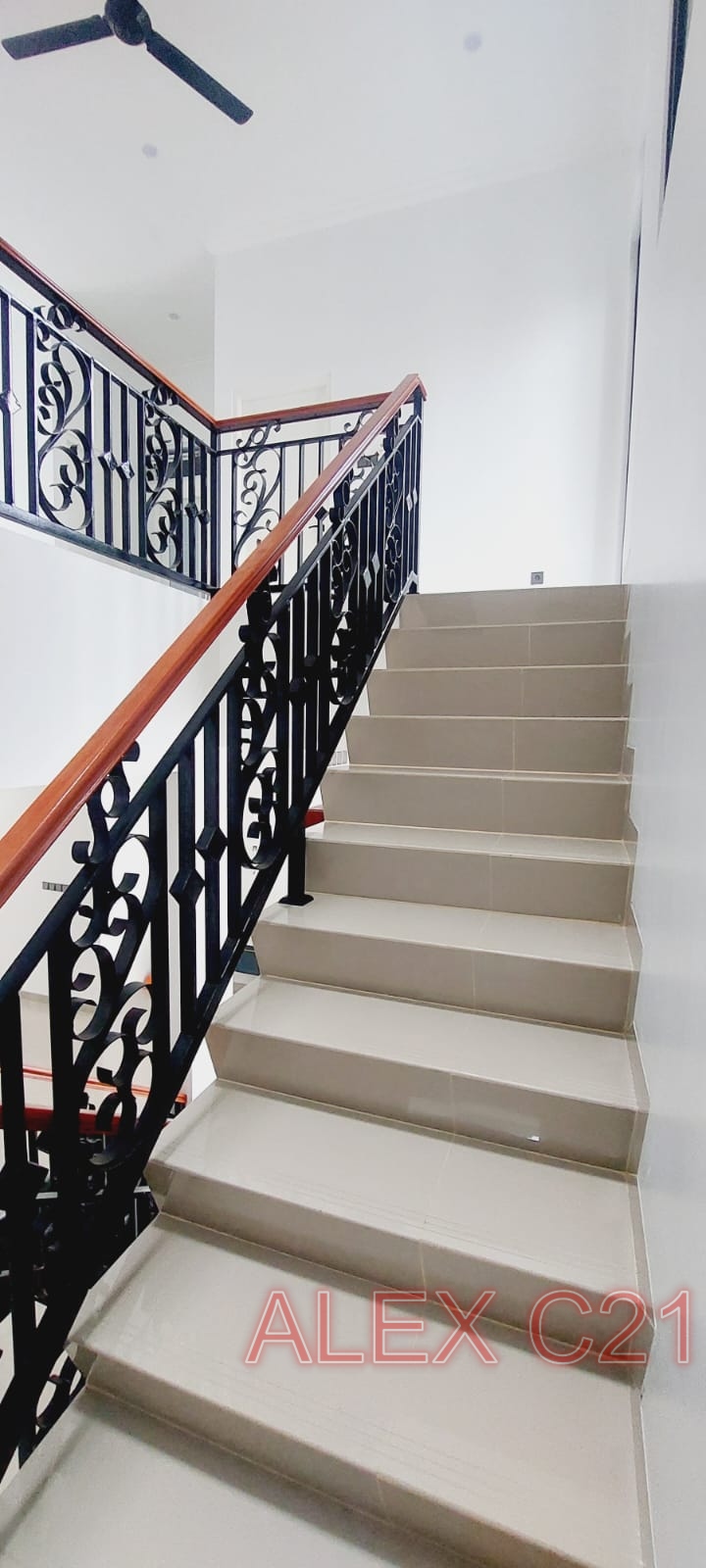 Jual cepat rumah baru mewah di komplek Bukit Pamulang Indah