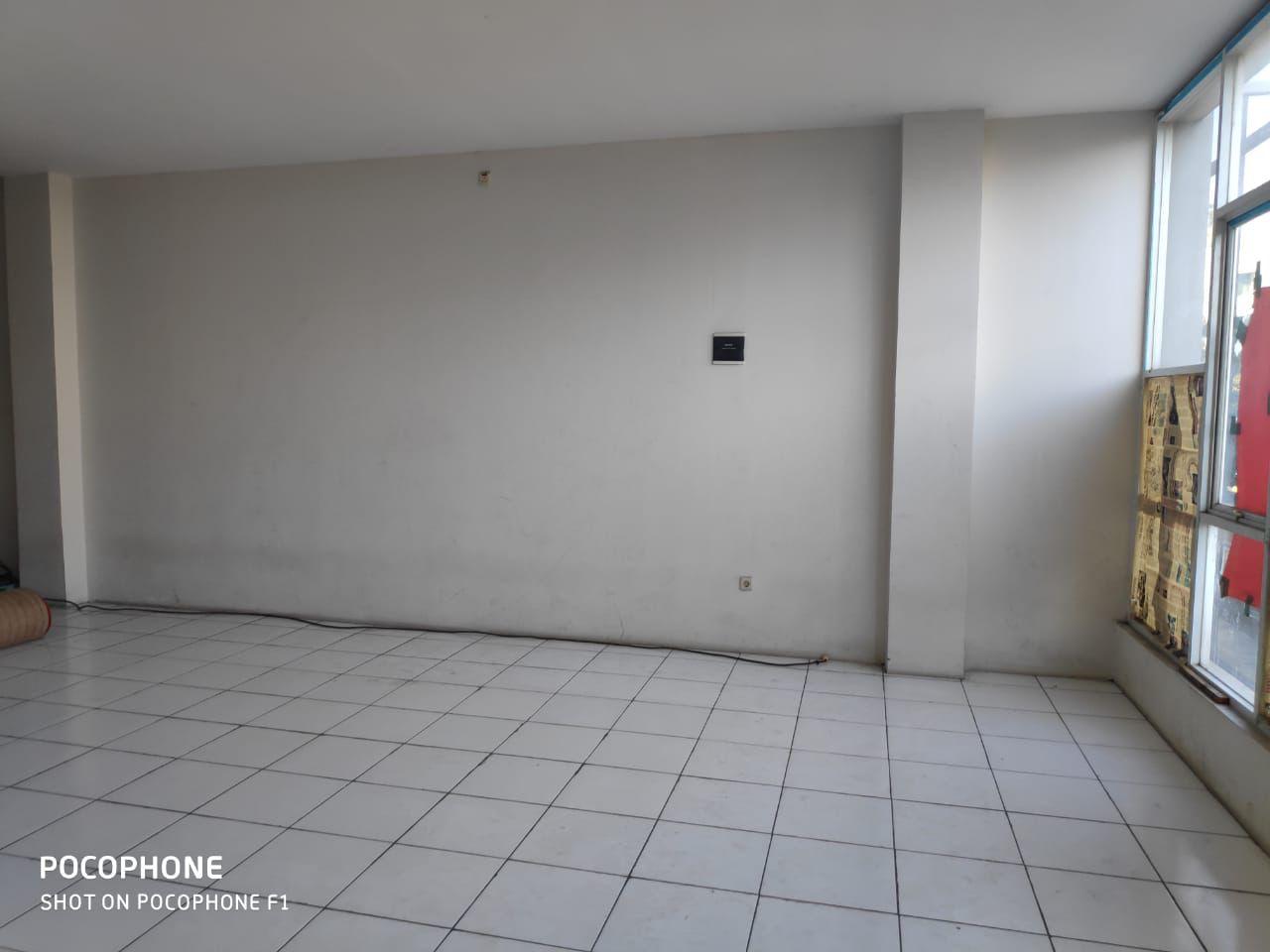 Disewakan Ruko Dengan Lokasi Strategis di Kebon Jeruk, Jakarta