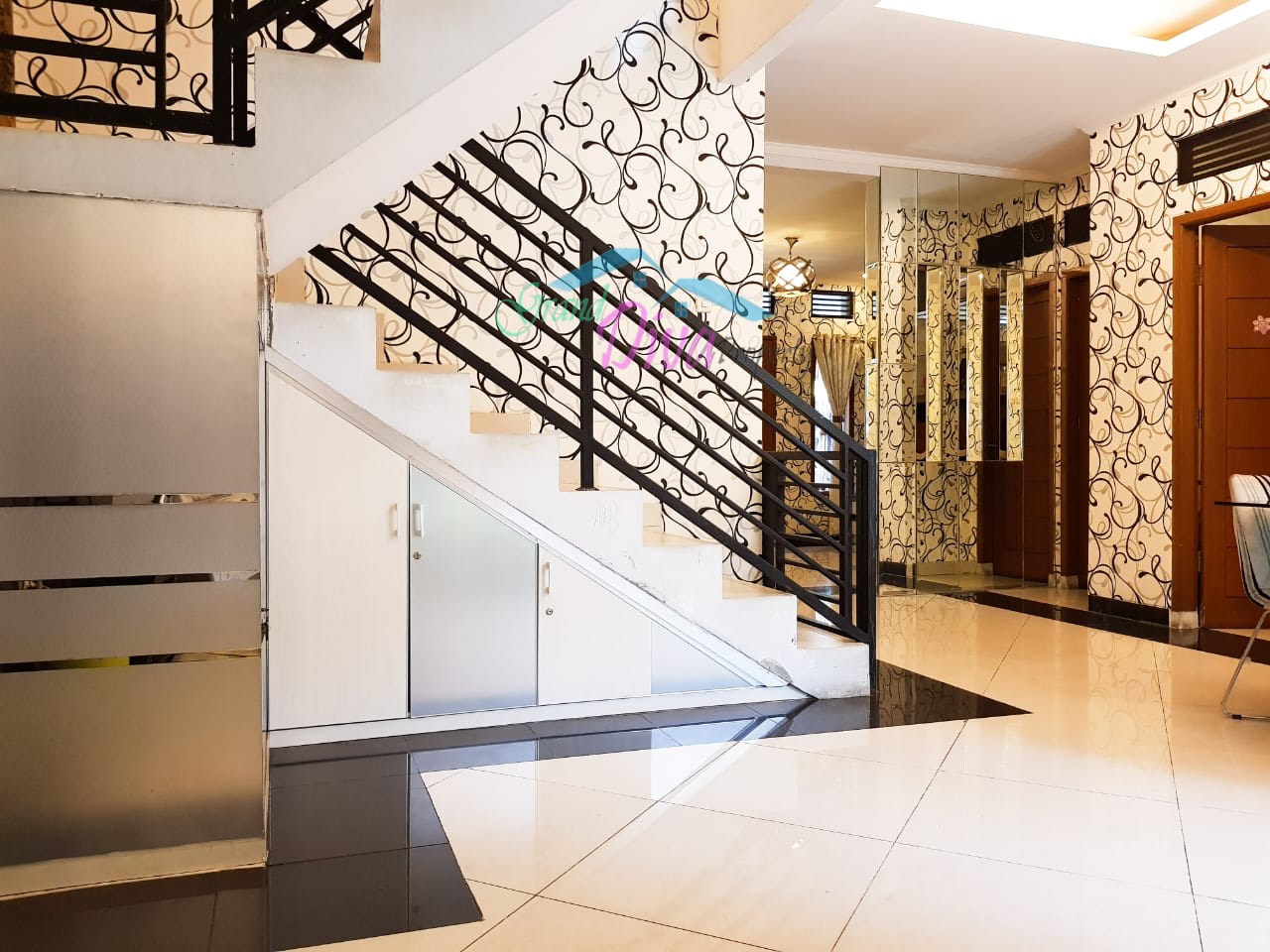 RUMAH MEDITERANIAN STYLE FURNISHED DI BUKIT CIMANGGU CITY, BOGOR