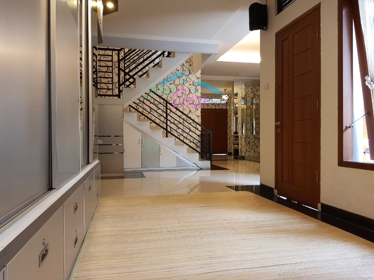 RUMAH MEDITERANIAN STYLE FURNISHED DI BUKIT CIMANGGU CITY, BOGOR