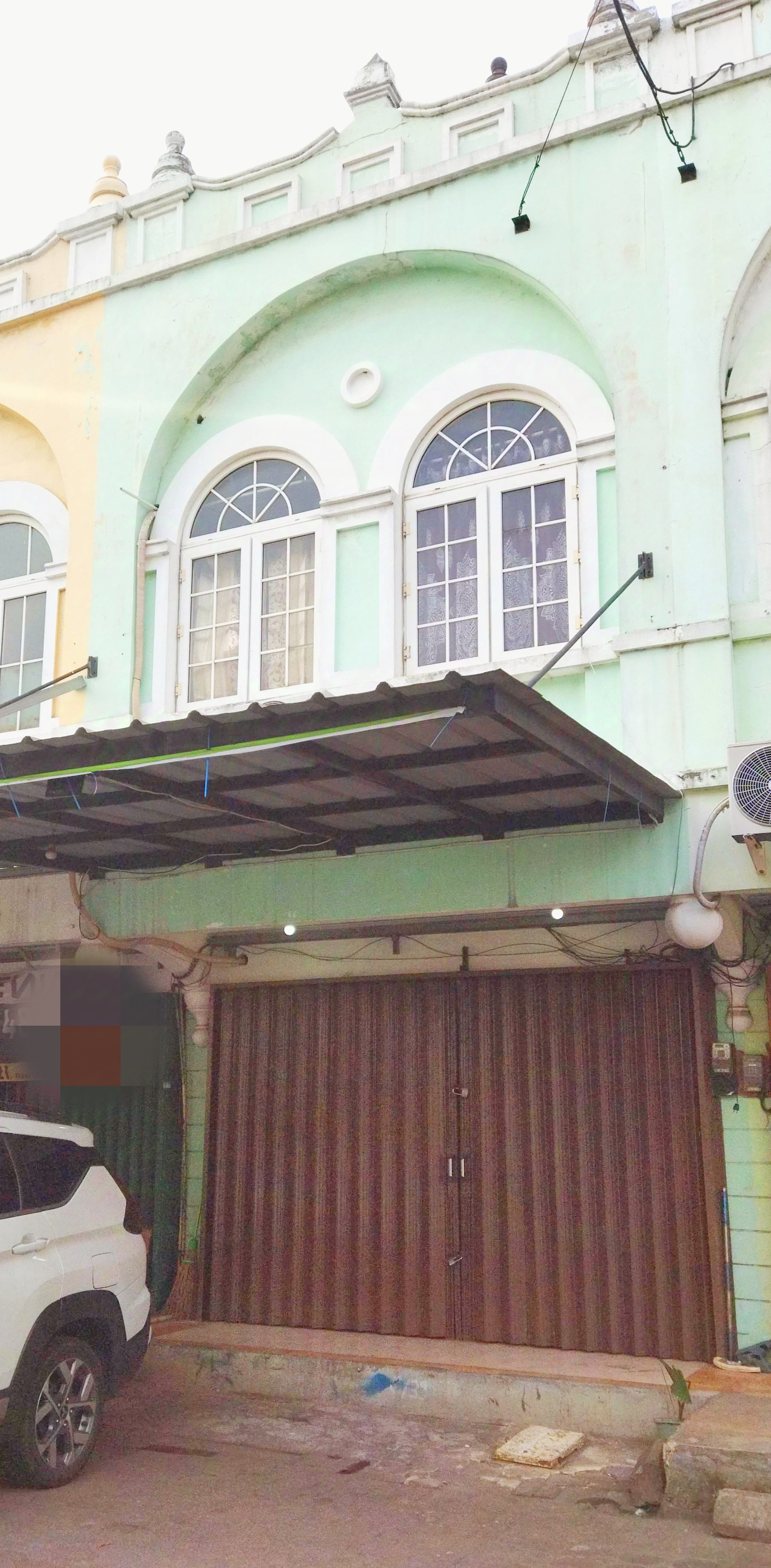 Disewakan Ruko 2 lantai lokasi bagus rame di Kota Wisata, Cibubu