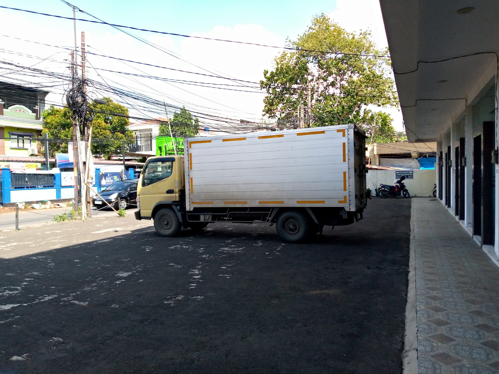 DISEWAKAN GUDANG EXCLUSIVE DI JATIBENING BEKASI KOTA