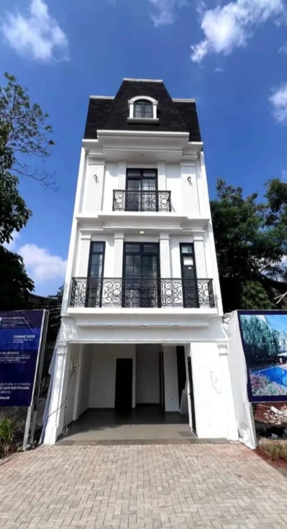 APARTHOUSE 3 LANTAI DI JAKARTA SELATAN