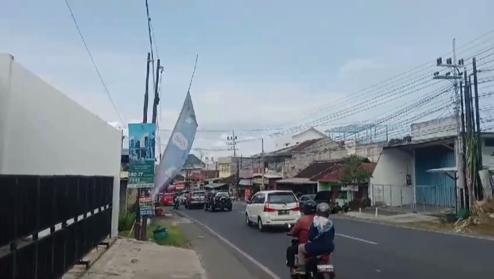 Rumah jl poros ke kota batu malang 2 lantai BU