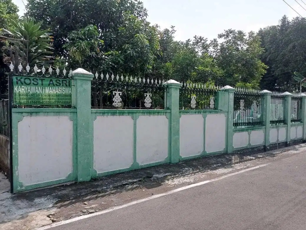 Dijual Cepat Rumah Tinggal Plus Kamar Kost-Kostan