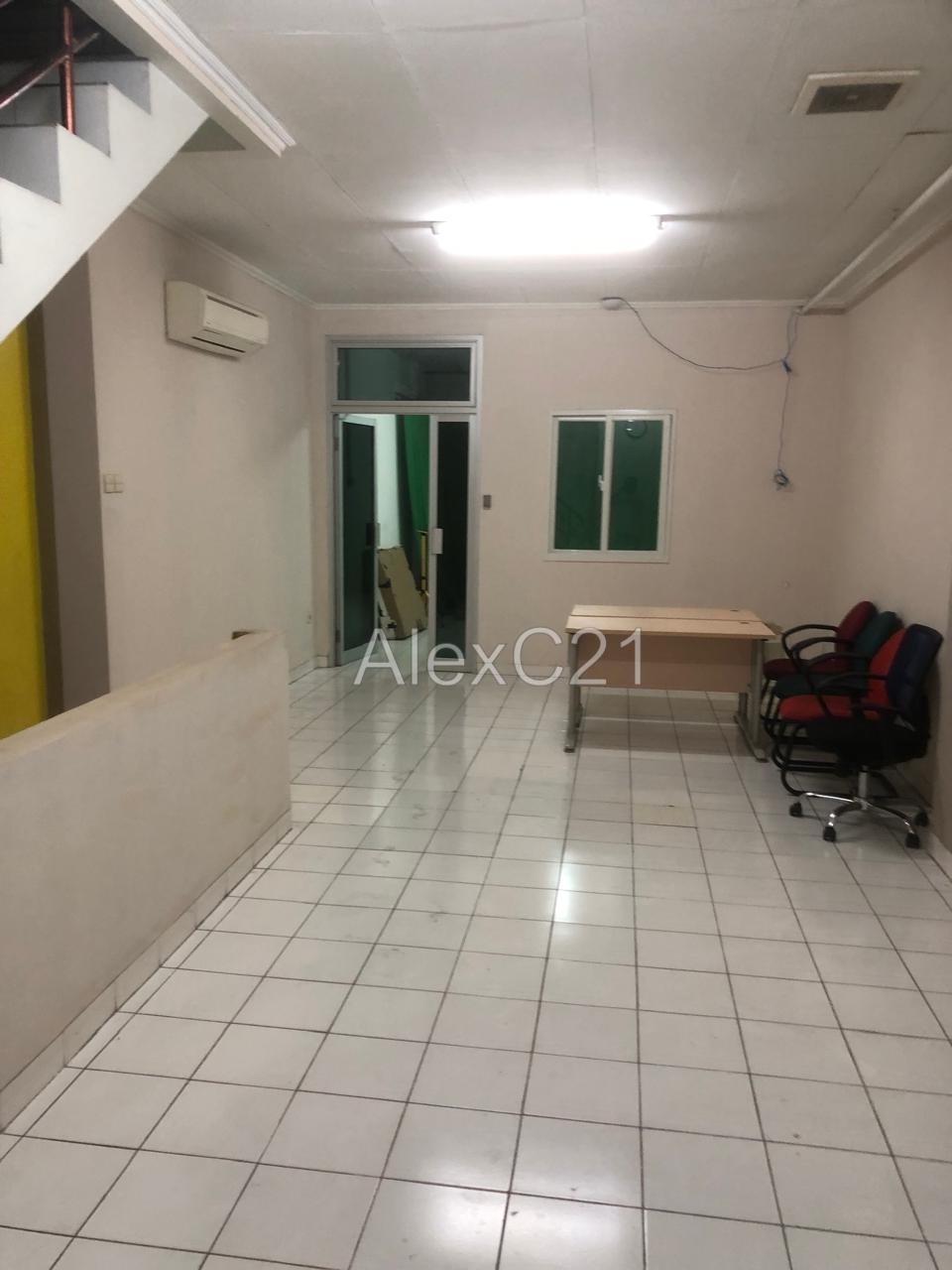 Disewakan ruko 4 lantai diarea Kebon Jeruk, Srengseng, jakbar