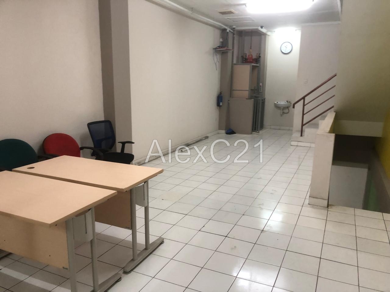 Disewakan ruko 4 lantai diarea Kebon Jeruk, Srengseng, jakbar