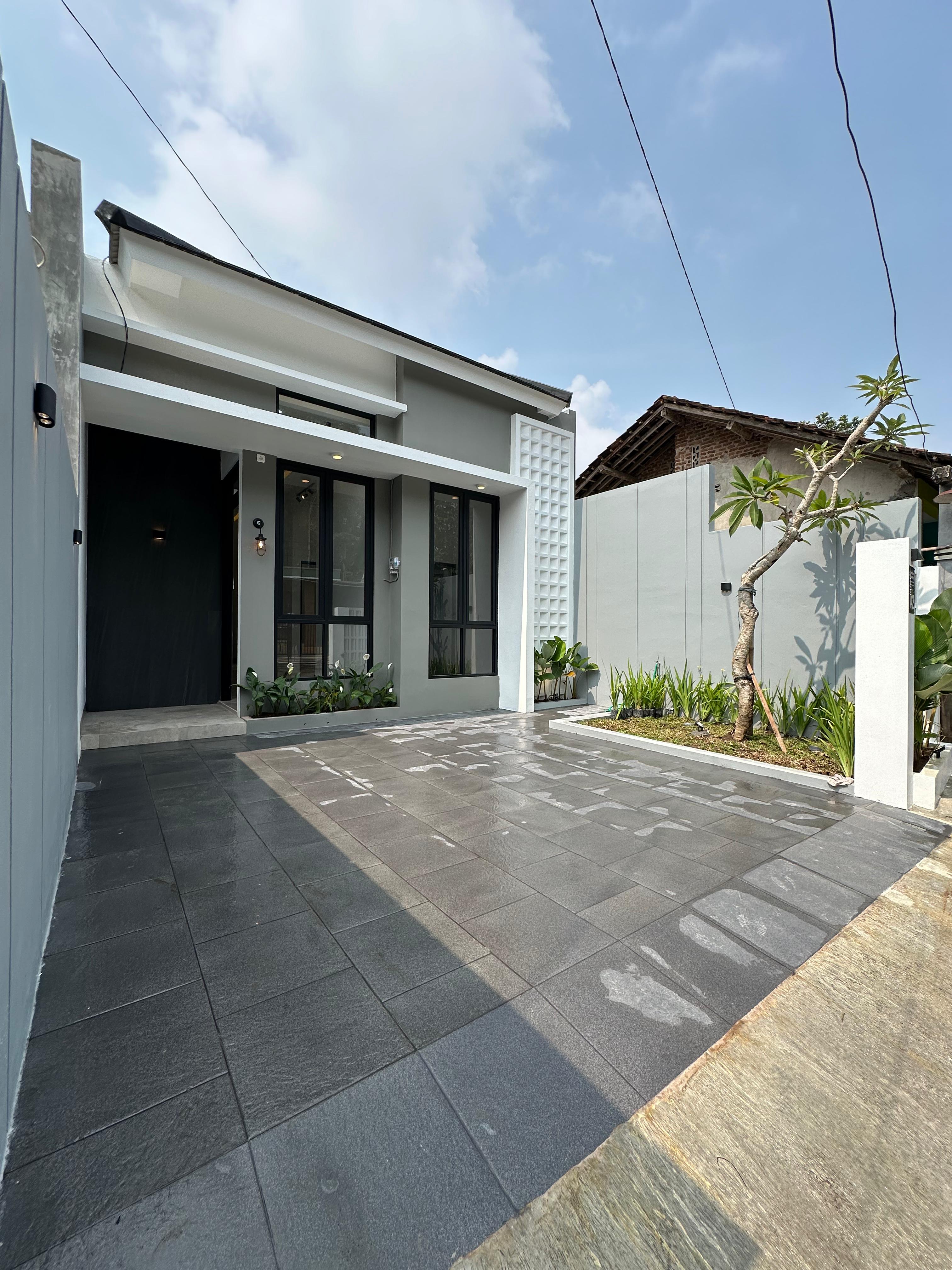 SIAP HUNI Rumah Modern dekat Pasar Cebongan