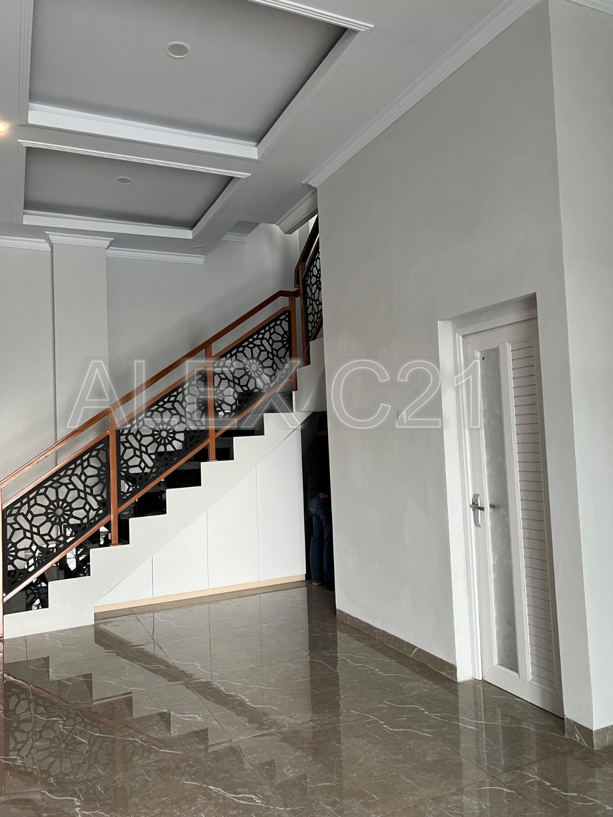 Dijual Ruko elegan Classic 3.5 lt, Jagakarsa, Ciganjur, Jaksel