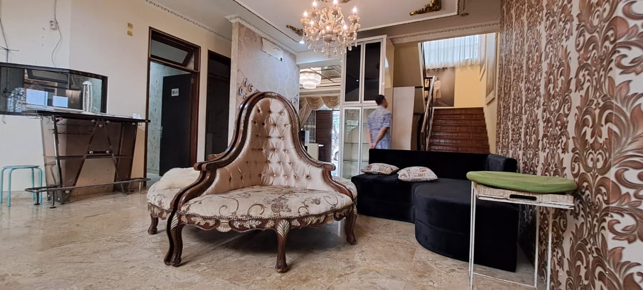 Disewakan rumah cocok utk clinic / kantor di Gandaria, Kebayoran