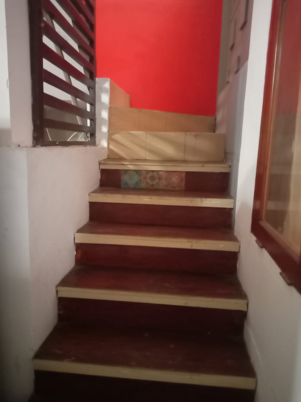 Disewakan rumah dan isinya lokasi strategis di Antapani Bandung