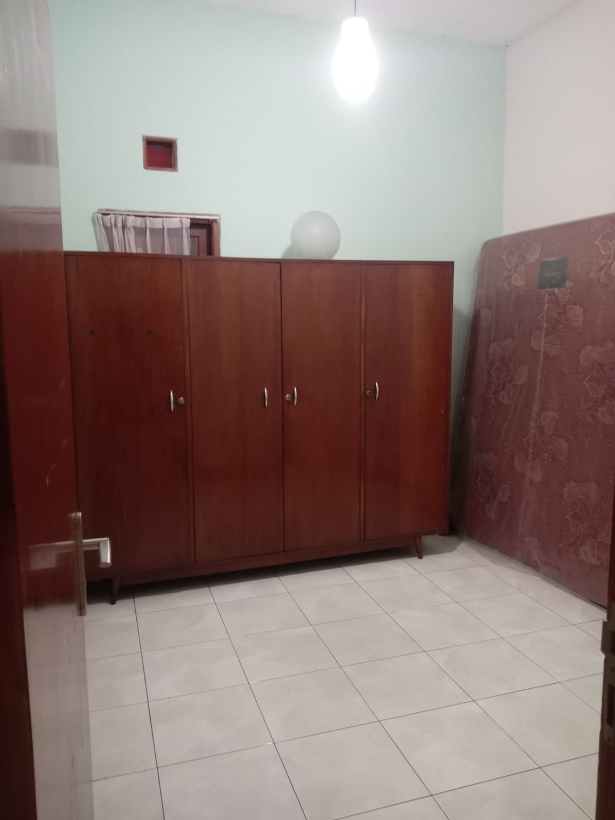 Disewakan rumah dan isinya lokasi strategis di Antapani Bandung