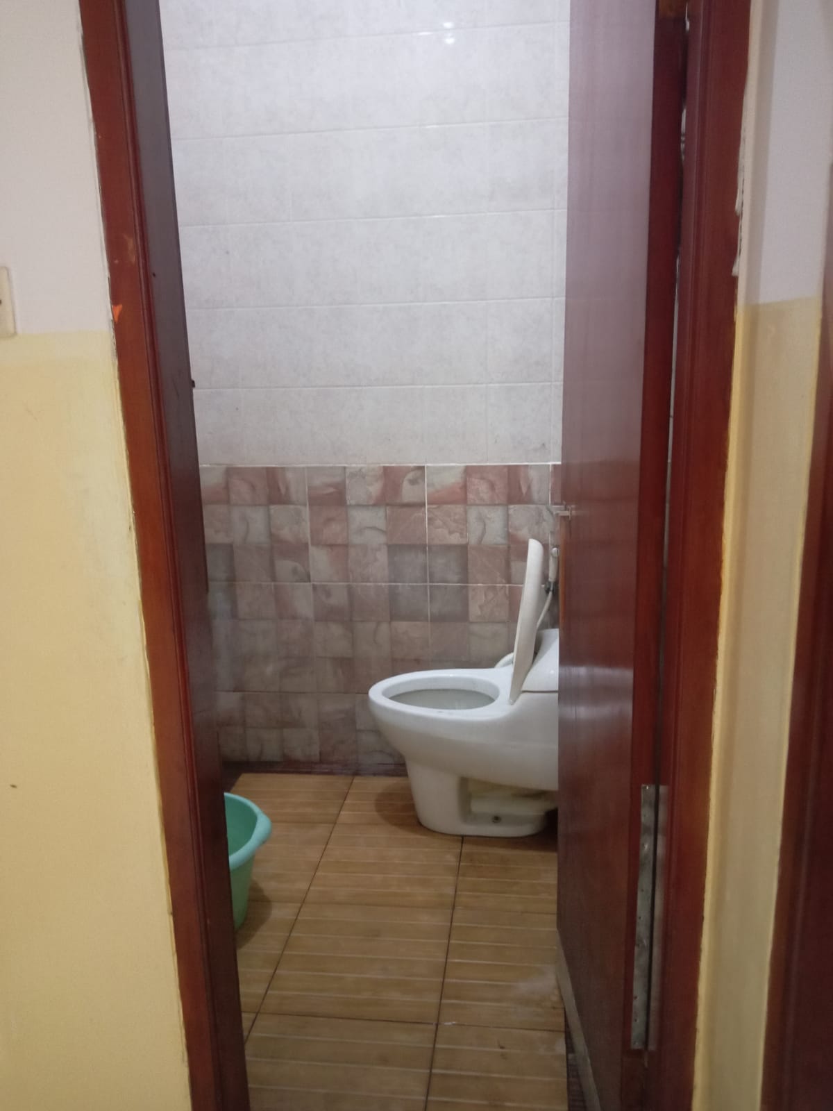 Disewakan rumah dan isinya lokasi strategis di Antapani Bandung