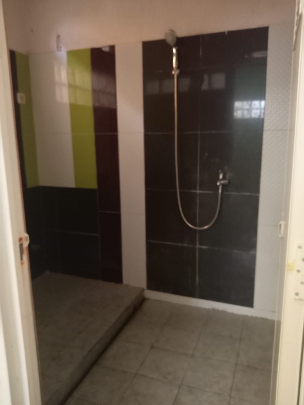 Disewakan rumah dan isinya lokasi strategis di Antapani Bandung