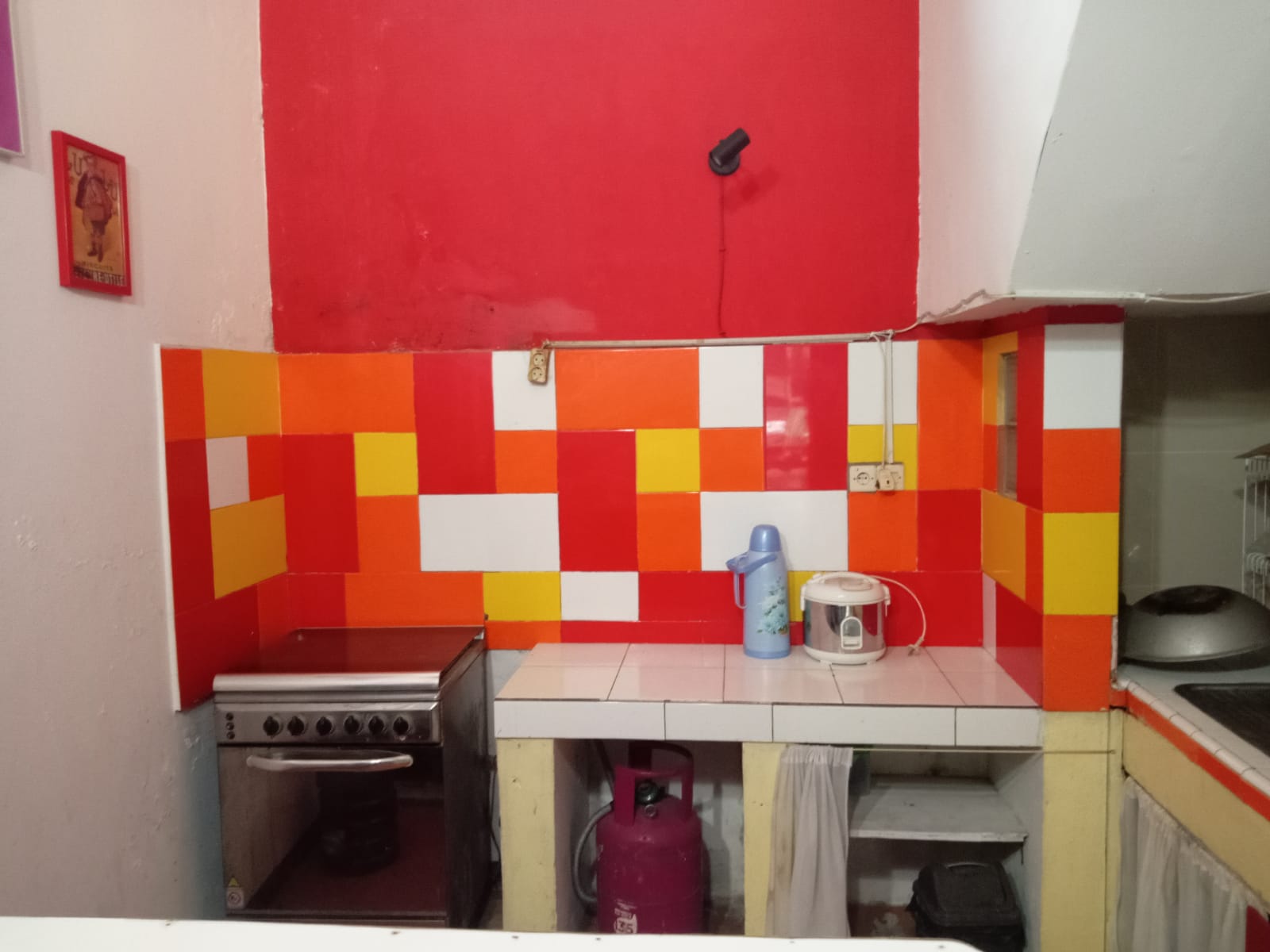 Disewakan rumah dan isinya lokasi strategis di Antapani Bandung