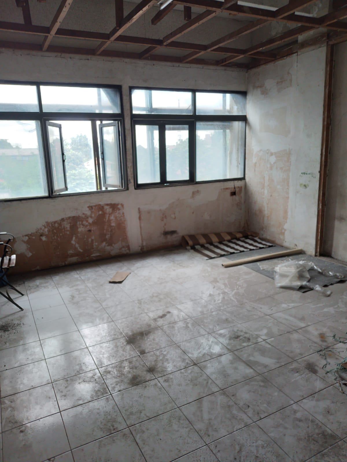 Dijual 2 unit ruko gandeng terhubung di Jl. RS. Fatmawati Raya