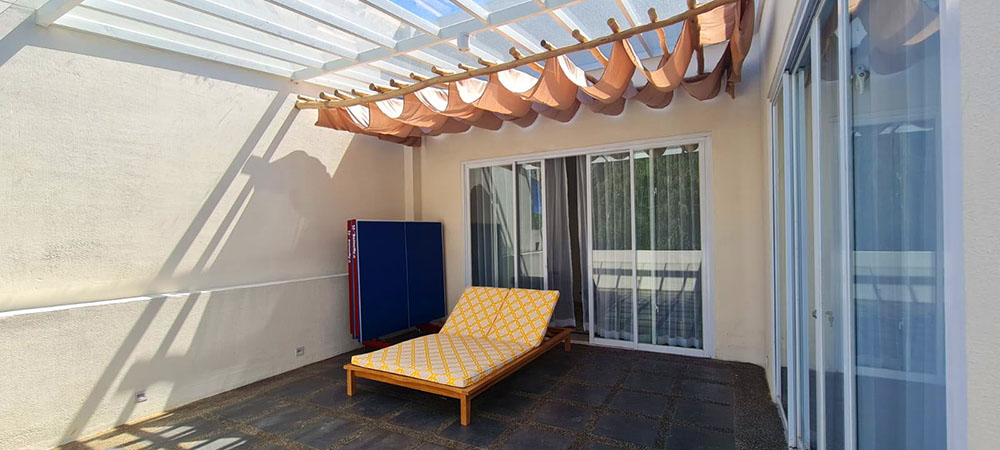 RUMAH MODERN BEACH HOUSE DGN SWIMMING POOL DI RESORT DAGO BDG