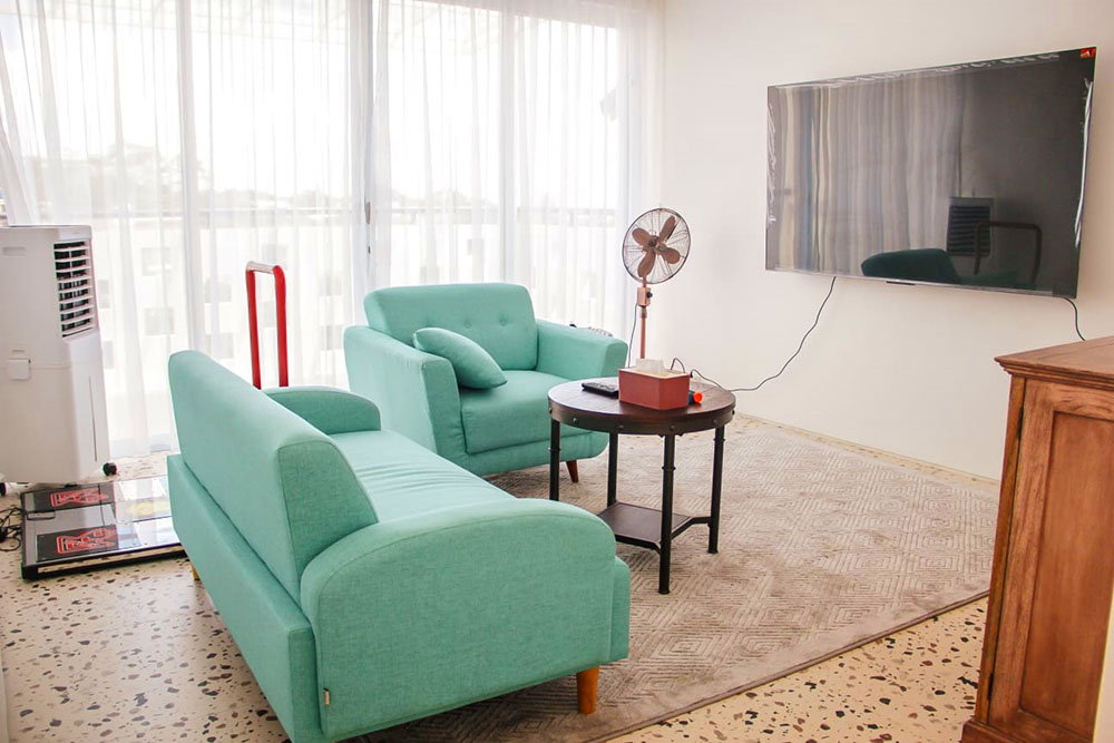 RUMAH MODERN BEACH HOUSE DGN SWIMMING POOL DI RESORT DAGO BDG