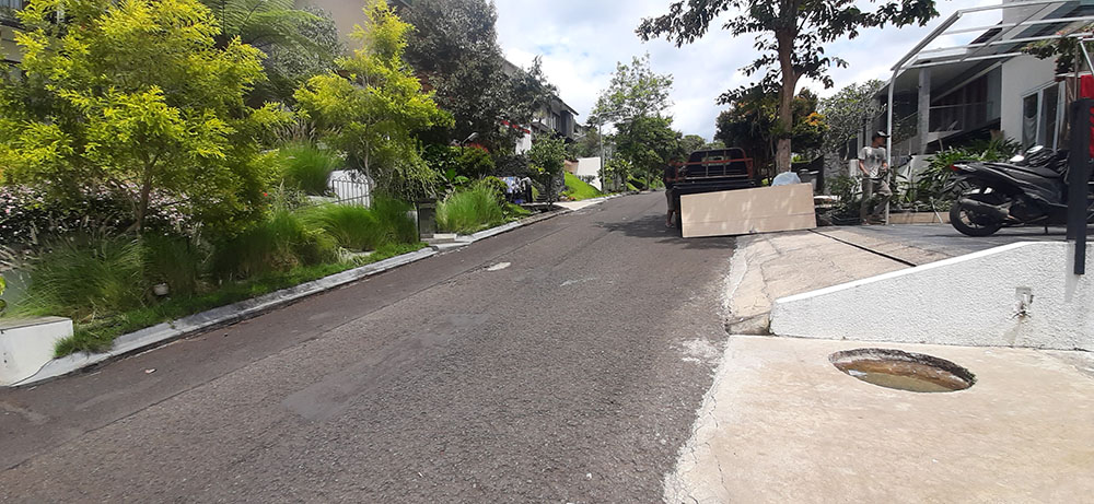 RUMAH GAYA YUNANI MODERN DENGAN SWIMMING POOL DI RESORT DAGO BDG