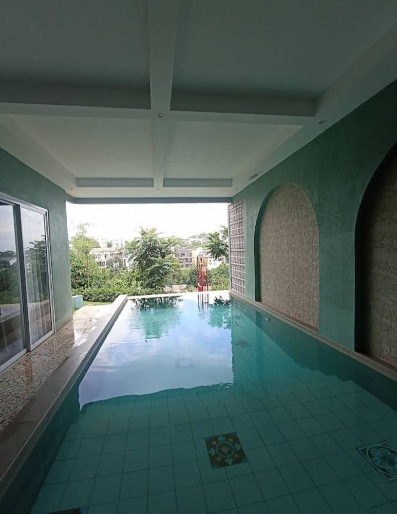 RUMAH GAYA YUNANI MODERN DENGAN SWIMMING POOL DI RESORT DAGO BDG