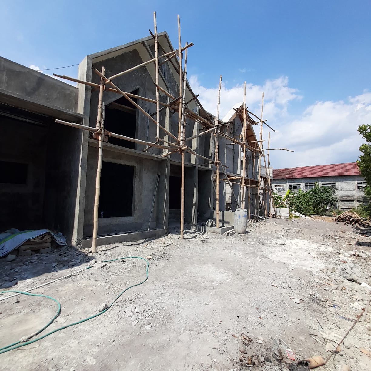 RUMAH 3 KAMAR TIDUR 1 KAMAR MANDI BARAT KELURAHAN BANGUNJIWO KAS