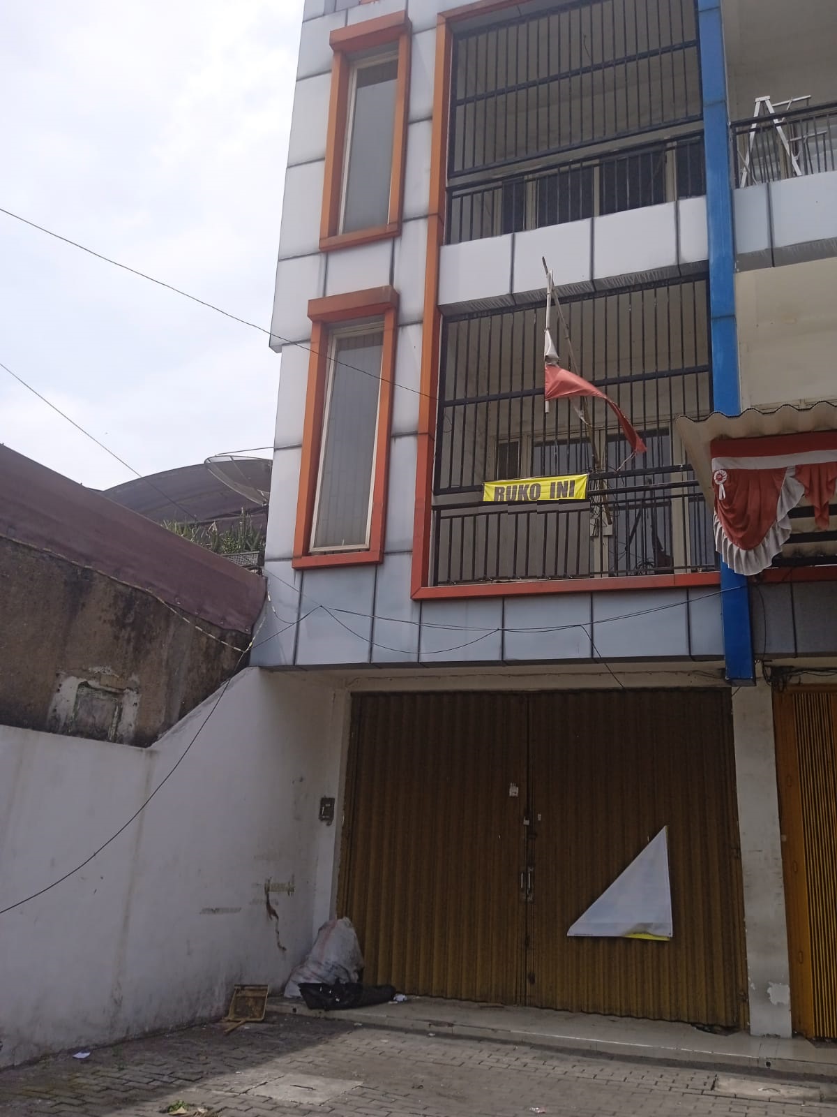 ruko disewakan jalan mastrip surabaya