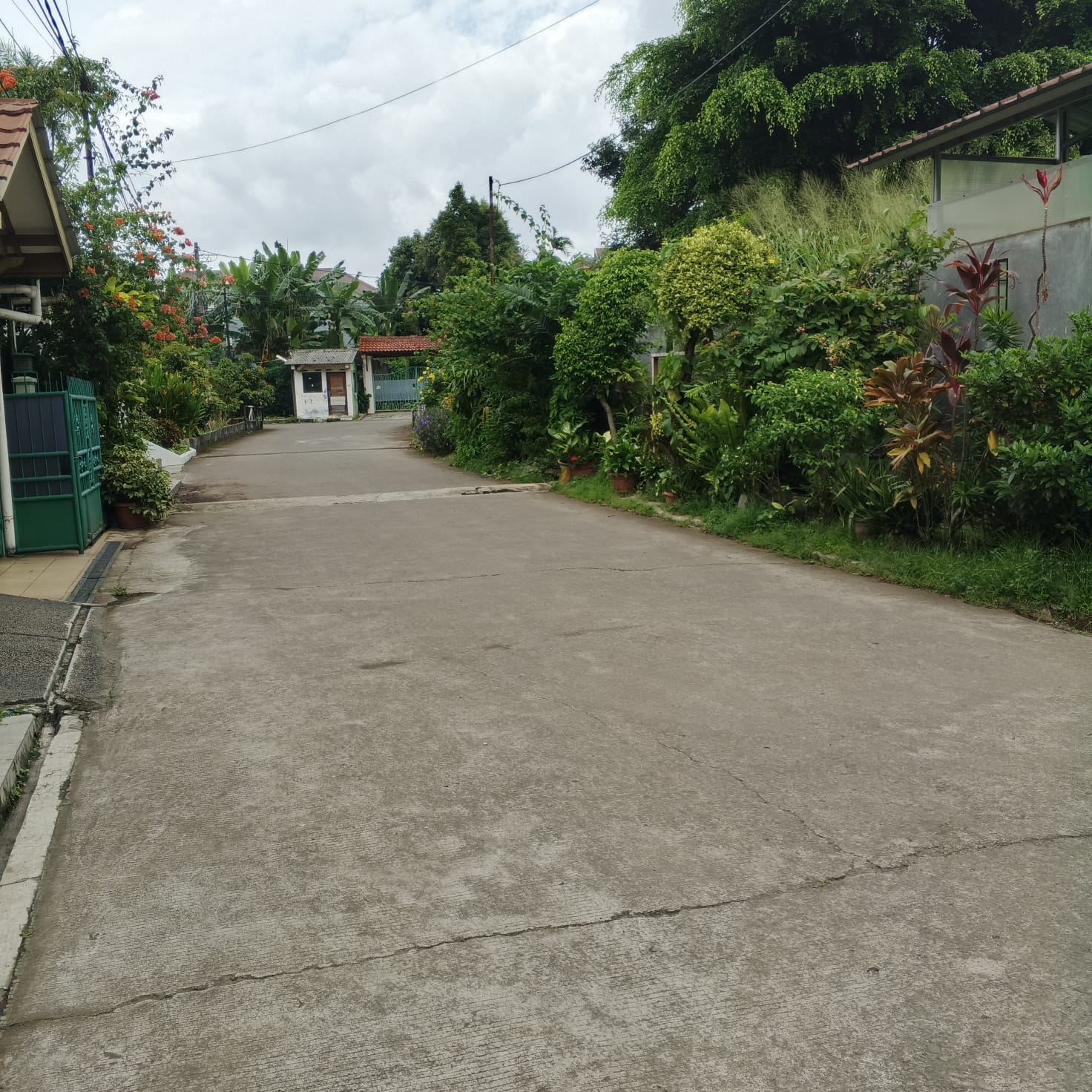 Jual rumah dikomplek mewah di Cinere, Depok, Jawa Barat