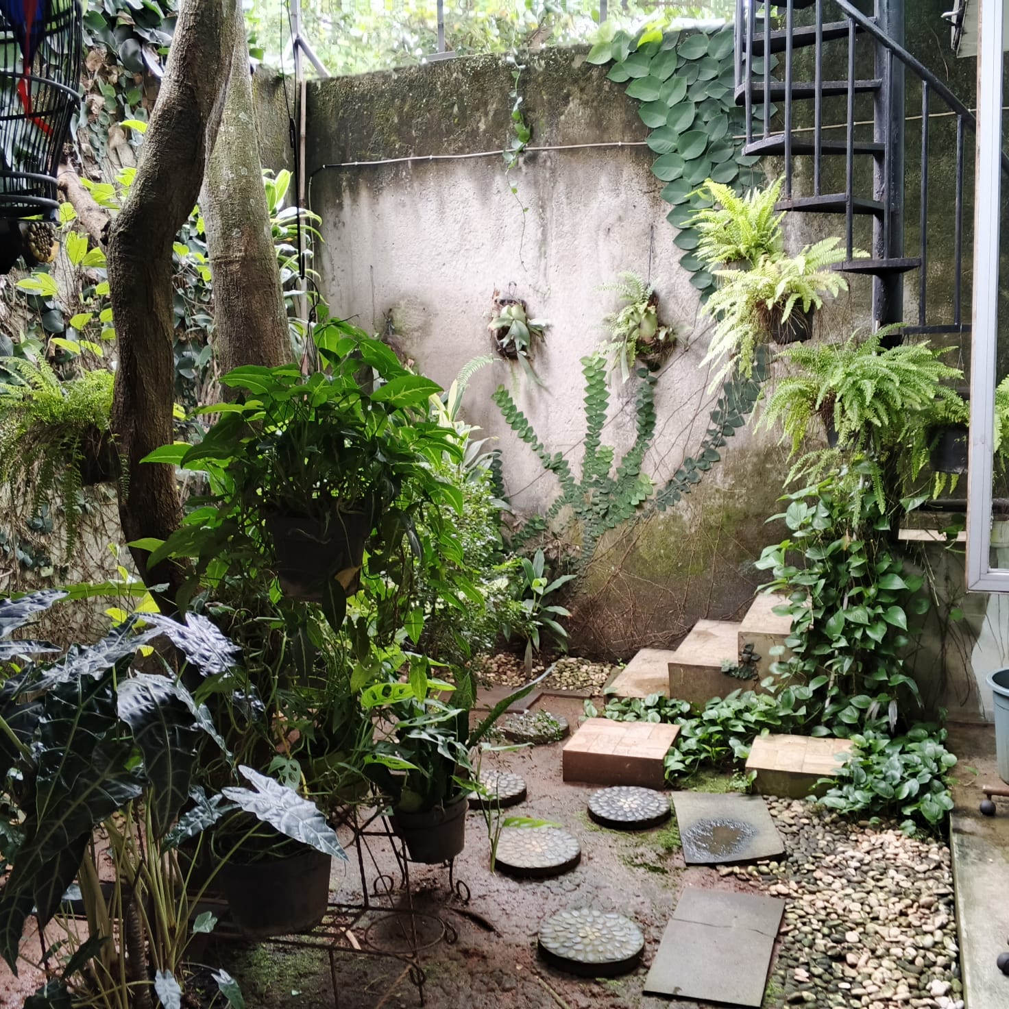 Jual rumah dikomplek mewah di Cinere, Depok, Jawa Barat