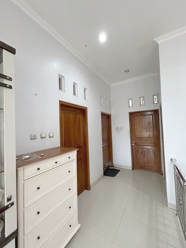 Rumah siap huni dalam lingkungan Ponpes Pandanaran dan Kampus