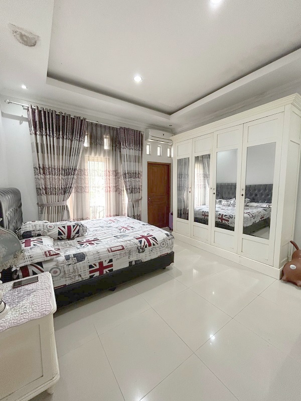 Rumah siap huni dalam lingkungan Ponpes Pandanaran dan Kampus