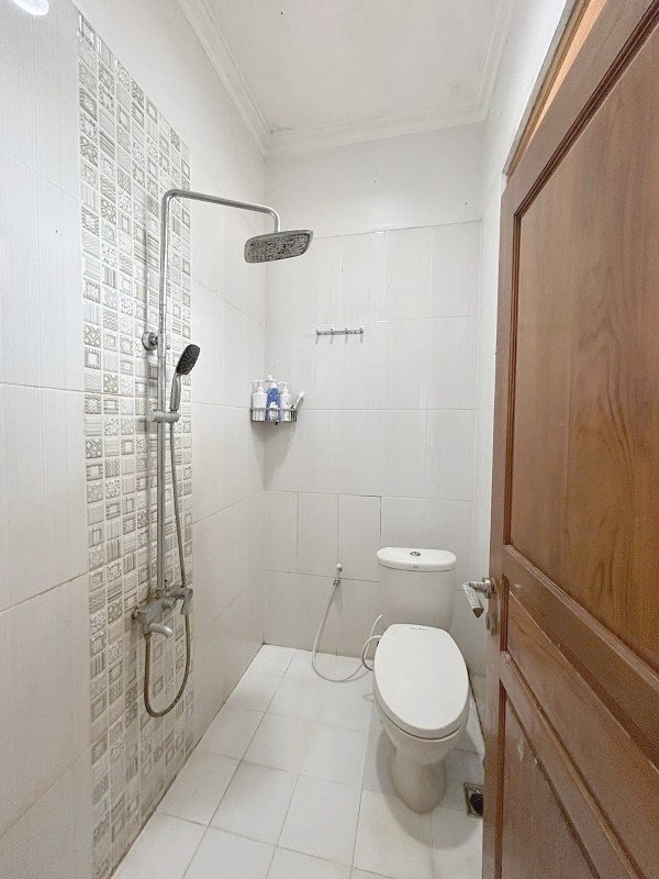 Rumah siap huni dalam lingkungan Ponpes Pandanaran dan Kampus