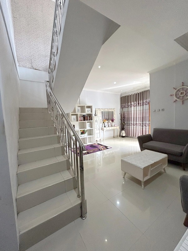 Rumah siap huni dalam lingkungan Ponpes Pandanaran dan Kampus