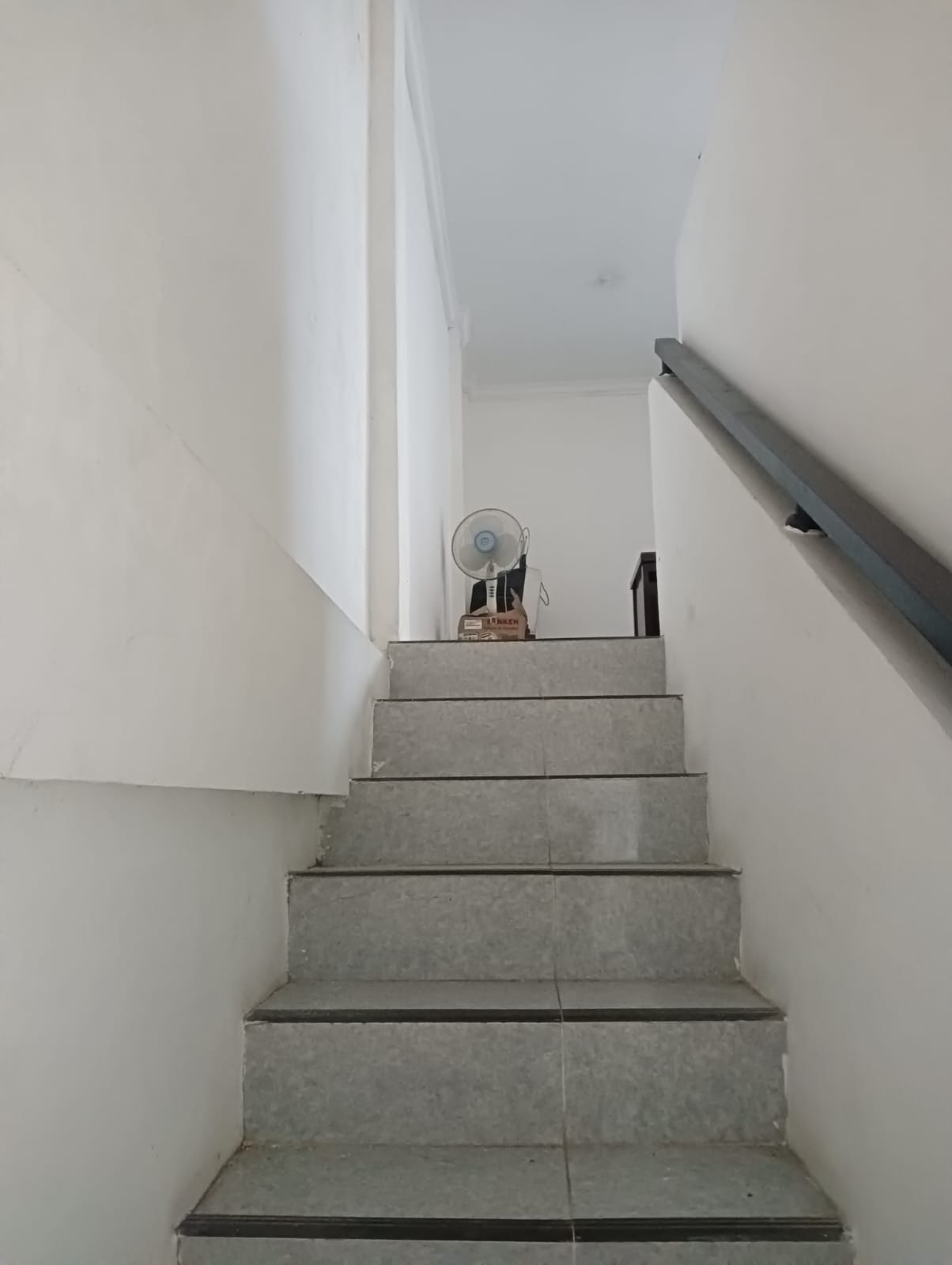 Ruko 2 lantai mewah dikelapadua depok dekat mako brimob