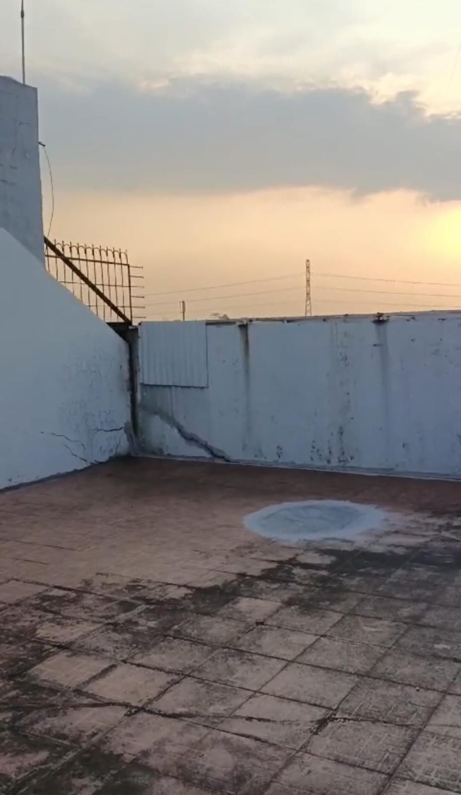 ruko 4 lantai dekat stasiun depok lama arah GDC