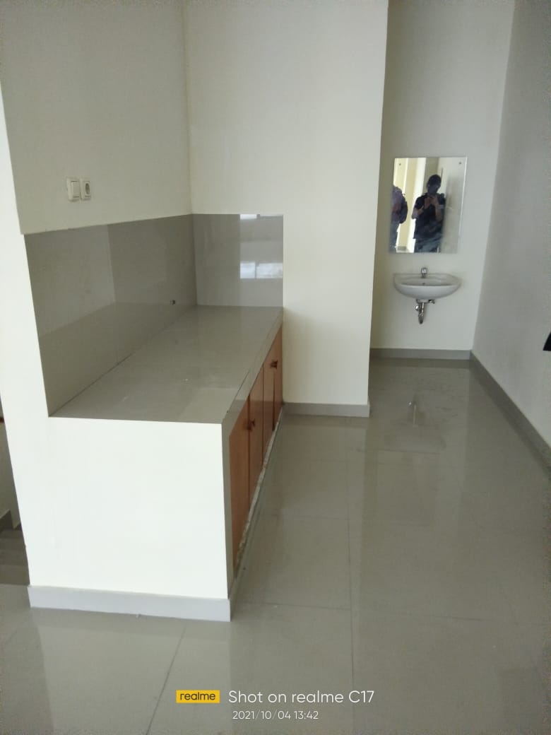 Dijual dan disewakan ruko luas di Kemanggisan, Palmerah, Jakarta