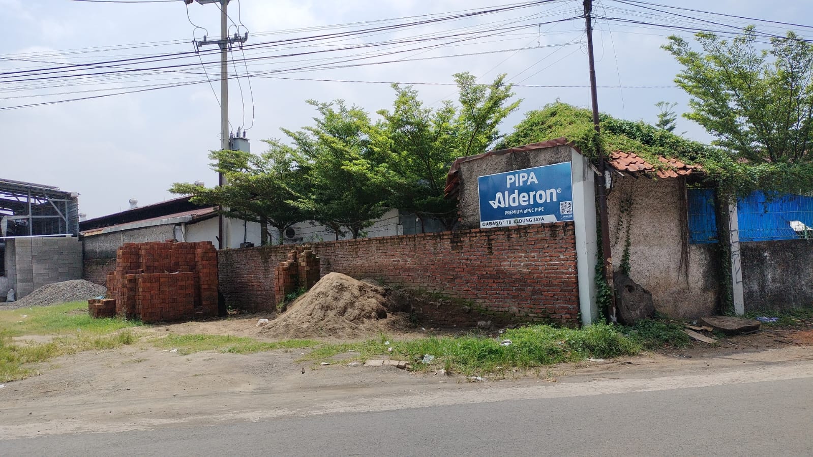 Dijual Gudang Lokasi Strategis di Jl. Ki Ageng Tapa