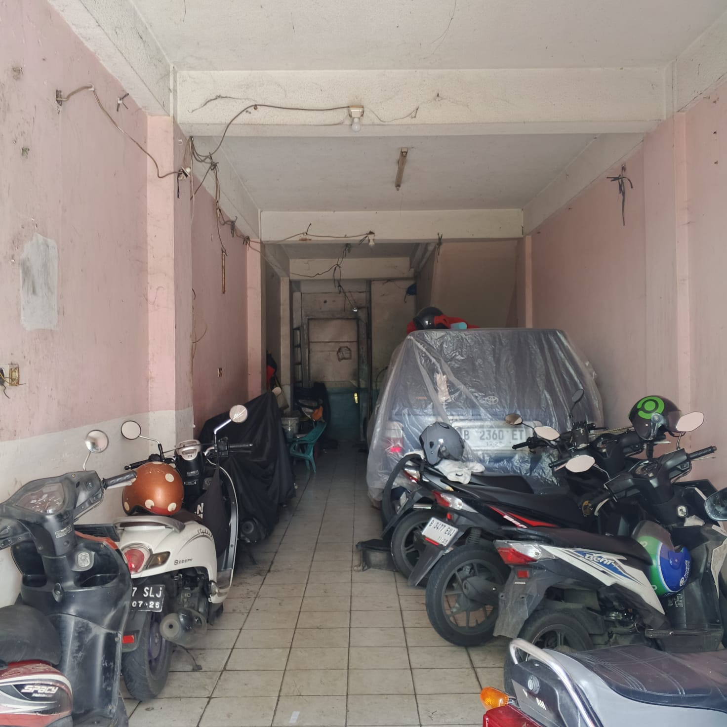 Dijual ruko gandeng 2 unit dengan kelebihan tanah di Fatmawati
